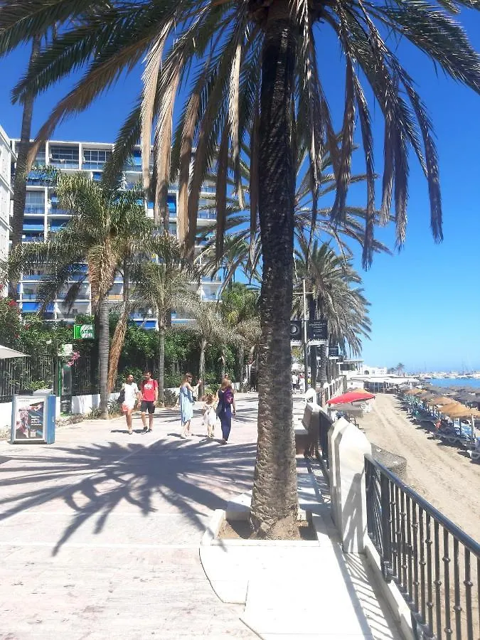 Estudio De Ensueno A Pie De Playa En Marbella En El Skol
