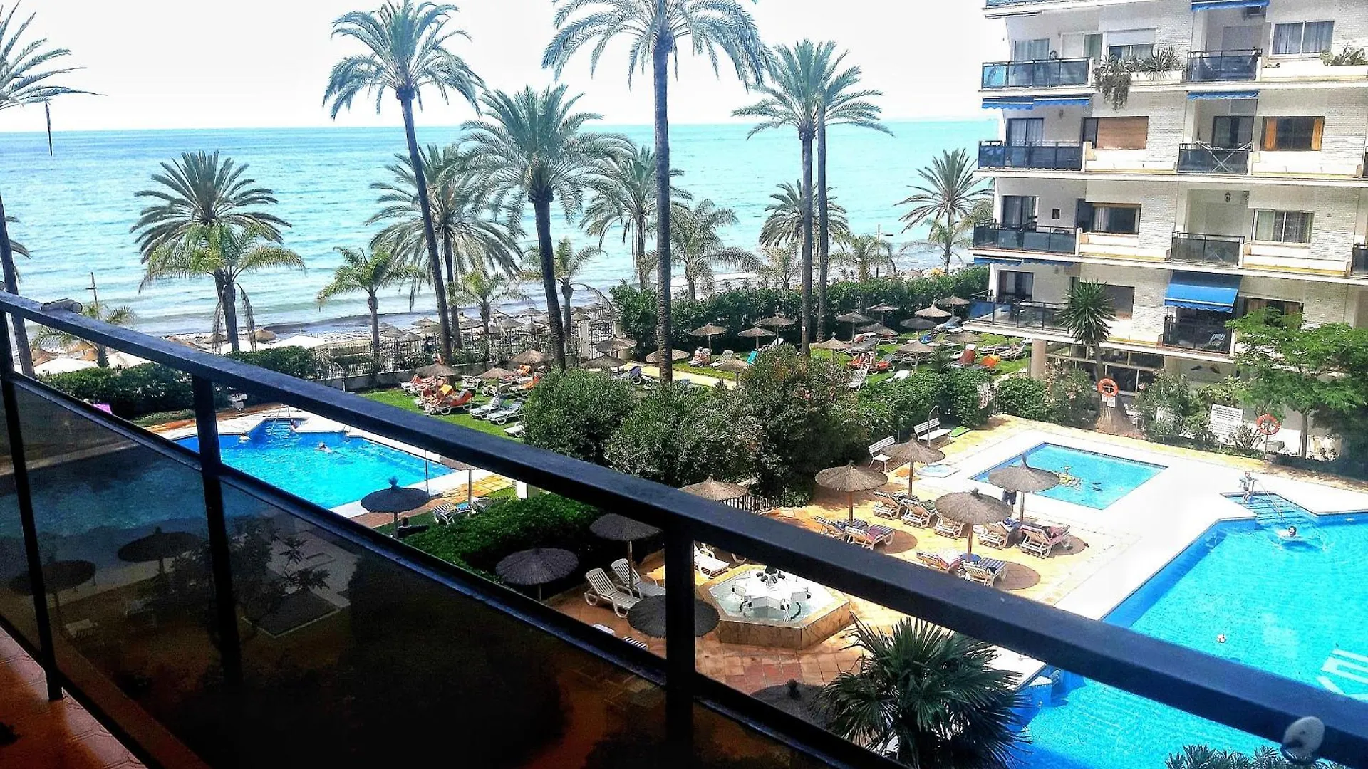 Estudio De Ensueno A Pie De Playa En Marbella En El Skol
